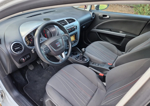 Seat Leon cena 22800 przebieg: 206380, rok produkcji 2012 z Płock małe 277
